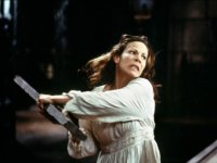 Призрак дома на холме (1999)